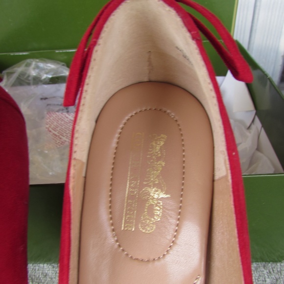 COACH AND FOUR SUEDE WINE COLOR SHOE, SIZE 9 MED - Picture 4 of 6